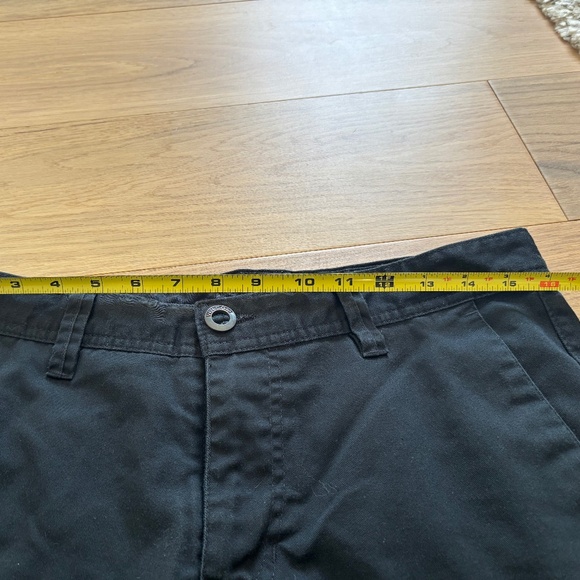 Volcom Shorts True To This Shorts Men's 31 Black Flat Front Chino Skateboarding - Picture 6 of 6